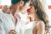 Nữ đại gia dằn vặt, đau khổ khi yêu điên cuồng chàng trai kém 17 tuổi Nữ đại gia dằn vặt, đau khổ khi yêu điên cuồng chàng trai kém 17 tuổi