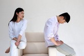 Vợ "đẹp ra" nhưng chưa "lâm trận" đã "ỉu xìu" Vợ "đẹp ra" nhưng chưa "lâm trận" đã "ỉu xìu"