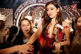 Đám đông đừng tiếp tục "cưng chiều" Huyền My nữa! Đám đông đừng tiếp tục "cưng chiều" Huyền My nữa!
