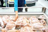 Sốc: Đùi gà Mỹ giá chỉ 7.000 đồng/kg, gà Việt khốn đốn Sốc: Đùi gà Mỹ giá chỉ 7.000 đồng/kg, gà Việt khốn đốn