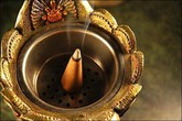Trúng khối trầm 18 tỷ: Phu rừng đổi đời sau 1 đêm Trúng khối trầm 18 tỷ: Phu rừng đổi đời sau 1 đêm