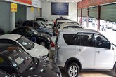Đại gia ôtô lỗ nặng: Đóng showroom đi bán nước ngọt, quần áo Đại gia ôtô lỗ nặng: Đóng showroom đi bán nước ngọt, quần áo