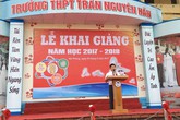 Hải Phòng: Bài diễn văn khai giảng gây xúc động bao thế hệ thầy và trò. Hải Phòng: Bài diễn văn khai giảng gây xúc động bao thế hệ thầy và trò.