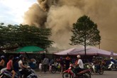 Quảng Ninh: Chập điện, toàn bộ kho hàng bất ngờ bốc cháy Quảng Ninh: Chập điện, toàn bộ kho hàng bất ngờ bốc cháy