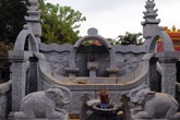 Vụ đào mộ trộm hài cốt đòi tiền chuộc: Nghi vấn nhiều người tham gia đào phá mộ Vụ đào mộ trộm hài cốt đòi tiền chuộc: Nghi vấn nhiều người tham gia đào phá mộ