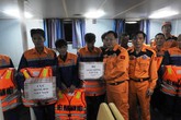 Nghệ An: Cứu sống 9 thuyền viên gặp nạn trên biển Nghệ An: Cứu sống 9 thuyền viên gặp nạn trên biển
