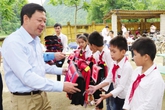 5.000 cặp phao cứu sinh BIDV đến với học sinh vùng sông nước 5.000 cặp phao cứu sinh BIDV đến với học sinh vùng sông nước