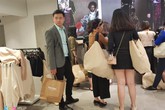 Zara, H&M: Thời trang bình dân của thế giới nhưng đắt đỏ ở Việt Nam Zara, H&M: Thời trang bình dân của thế giới nhưng đắt đỏ ở Việt Nam