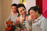 Ca sĩ Thái Thùy Linh: 5 năm mang âm nhạc đi đổi... nụ cười Ca sĩ Thái Thùy Linh: 5 năm mang âm nhạc đi đổi... nụ cười