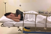Á hậu Tú Anh nhập viện khâu 7 mũi vì ngã rách cằm Á hậu Tú Anh nhập viện khâu 7 mũi vì ngã rách cằm