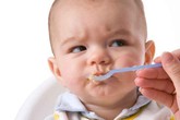 Tưởng con bị giun hoá ra viêm loét dạ dày vì lây vi khuẩn HP từ mẹ Tưởng con bị giun hoá ra viêm loét dạ dày vì lây vi khuẩn HP từ mẹ