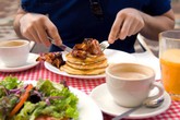 Những món người hay bị hoa mắt, chóng mặt không nên ăn Những món người hay bị hoa mắt, chóng mặt không nên ăn