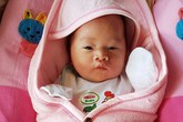 Vợ chồng làm đám cưới bên căn nhà sập đón con đầu lòng Vợ chồng làm đám cưới bên căn nhà sập đón con đầu lòng