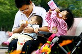Dạy con tốt hơn nhờ… uy của chồng Dạy con tốt hơn nhờ… uy của chồng