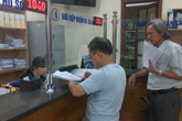 Nguy cơ quanh việc người lao động chọn rút BHXH “một cục” Nguy cơ quanh việc người lao động chọn rút BHXH “một cục”