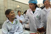 Bộ trưởng Bộ Y tế: Sớm tìm ra nguyên nhân vụ 7 người tử vong khi chạy thận ở Hoà Bình Bộ trưởng Bộ Y tế: Sớm tìm ra nguyên nhân vụ 7 người tử vong khi chạy thận ở Hoà Bình