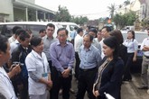 Cán bộ y tế dù nhà sập vẫn bám trạm phục vụ bệnh nhân Cán bộ y tế dù nhà sập vẫn bám trạm phục vụ bệnh nhân