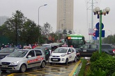 Hà Nội cấm taxi trên nhiều tuyến phố giờ cao điểm Hà Nội cấm taxi trên nhiều tuyến phố giờ cao điểm