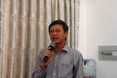 Khi cha nóng giận đánh nát bàn tay của con Khi cha nóng giận đánh nát bàn tay của con