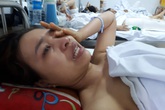 Gia cảnh đường cùng của đôi vợ chồng liên tiếp gặp tai ương, mẹ cũng nằm liệt giường Gia cảnh đường cùng của đôi vợ chồng liên tiếp gặp tai ương, mẹ cũng nằm liệt giường