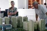 Chuyên gia nước ngoài ở Việt Nam thu nhập 88.000 USD mỗi năm Chuyên gia nước ngoài ở Việt Nam thu nhập 88.000 USD mỗi năm