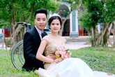 Cô gái dễ thương tự nguyện là “đôi chân” cho chàng trai tật nguyền Cô gái dễ thương tự nguyện là “đôi chân” cho chàng trai tật nguyền