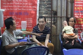 Bị gọi là “khùng” vì lấy tiền trọ chỉ vài cốc trà đá Bị gọi là “khùng” vì lấy tiền trọ chỉ vài cốc trà đá