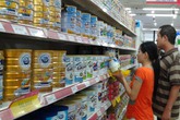 Hãng giảm giá sữa, cửa hàng vẫn “cố thủ” Hãng giảm giá sữa, cửa hàng vẫn “cố thủ”
