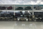 Nhiều nạn nhân tố KIA Hà Đông bội tín: Showroom cửa đóng then cài, khách hàng, đối tác hoang mang Nhiều nạn nhân tố KIA Hà Đông bội tín: Showroom cửa đóng then cài, khách hàng, đối tác hoang mang