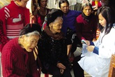 Nghị lực của cô gái kiếm củi sắp thành Tiến sĩ Y khoa Nghị lực của cô gái kiếm củi sắp thành Tiến sĩ Y khoa