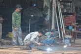 Sau vụ cháy làm 8 người chết, lửa hàn xì vẫn đỏ nhiều khu phố chật của Hà Nội Sau vụ cháy làm 8 người chết, lửa hàn xì vẫn đỏ nhiều khu phố chật của Hà Nội
