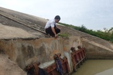 Huyện Vĩnh Lộc (Thanh Hóa): Công trình hàng trăm tỷ dở dang, dân “rốn lũ” mất ăn mất ngủ Huyện Vĩnh Lộc (Thanh Hóa): Công trình hàng trăm tỷ dở dang, dân “rốn lũ” mất ăn mất ngủ