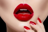 Chị em đánh son môi đỏ phải biết điều này Chị em đánh son môi đỏ phải biết điều này