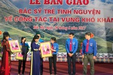 Bác sĩ trẻ tình nguyện về vùng gian khó Bác sĩ trẻ tình nguyện về vùng gian khó
