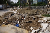 Ngõ mới cải tạo đã thành bãi tập kết phế thải Ngõ mới cải tạo đã thành bãi tập kết phế thải