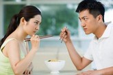 5 điều cần tránh để bữa cơm gia đình không trở thành cuộc chiến 5 điều cần tránh để bữa cơm gia đình không trở thành cuộc chiến