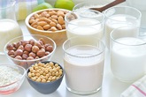 Nên không tự làm sữa cho con? Nên không tự làm sữa cho con?