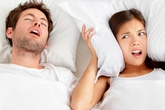 Tá hỏa khi phát hiện chồng nằm cạnh “chết lâm sàng” Tá hỏa khi phát hiện chồng nằm cạnh “chết lâm sàng”