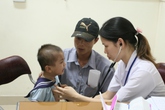 Trẻ phát ốm vì đang nắng chang chang lại mưa rào Trẻ phát ốm vì đang nắng chang chang lại mưa rào