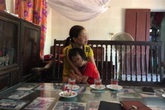 Tâm sự tê tái của người vợ bị chồng xích cổ ở Thái Bình Tâm sự tê tái của người vợ bị chồng xích cổ ở Thái Bình