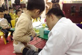 Sau vụ hàng chục bé trai bị sùi mào gà ở Hưng Yên: Hẹp bao quy đầu, có phải cứ “cắt, nong” là xong? Sau vụ hàng chục bé trai bị sùi mào gà ở Hưng Yên: Hẹp bao quy đầu, có phải cứ “cắt, nong” là xong?
