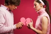 Vì sao đàn ông dễ gục ngã sau ly hôn? Vì sao đàn ông dễ gục ngã sau ly hôn?