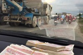Vụ tài xế dùng tiền lẻ trả phí tại QL5: Đã báo cáo Thủ tướng, đang chờ chỉ đạo Vụ tài xế dùng tiền lẻ trả phí tại QL5: Đã báo cáo Thủ tướng, đang chờ chỉ đạo