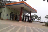 Hà Nội: Vì sao cây xăng không phép ở Dị Nậu vẫn hoạt động? Hà Nội: Vì sao cây xăng không phép ở Dị Nậu vẫn hoạt động?
