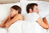 Cuối cùng bức màn hoàn hảo của một cuộc hôn nhân lý tưởng cũng đã bị những giọt nước mắt kéo rách Cuối cùng bức màn hoàn hảo của một cuộc hôn nhân lý tưởng cũng đã bị những giọt nước mắt kéo rách