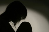 Rủ đi thăm bệnh, nam thanh niên giao cấu với bé gái 14 tuổi Rủ đi thăm bệnh, nam thanh niên giao cấu với bé gái 14 tuổi