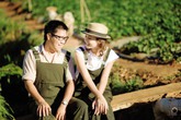 Vợ chồng hạnh phúc hãy biết... vì nhau Vợ chồng hạnh phúc hãy biết... vì nhau