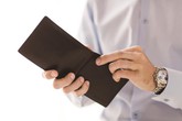 Xem phụ nữ qua giọng nói, đoán đàn ông khi ứng xử với tiền Xem phụ nữ qua giọng nói, đoán đàn ông khi ứng xử với tiền