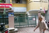 Đình chỉ nhân viên điện lực phanh áo ngực, dọa đánh khách Đình chỉ nhân viên điện lực phanh áo ngực, dọa đánh khách