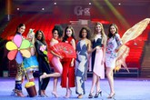 Mỹ Linh cùng dàn thí sinh Miss World diễu hành ở Trung Quốc Mỹ Linh cùng dàn thí sinh Miss World diễu hành ở Trung Quốc